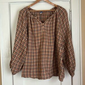 Old Navy fall plaid peasant blouse. Size 3x.  Perfect condition.